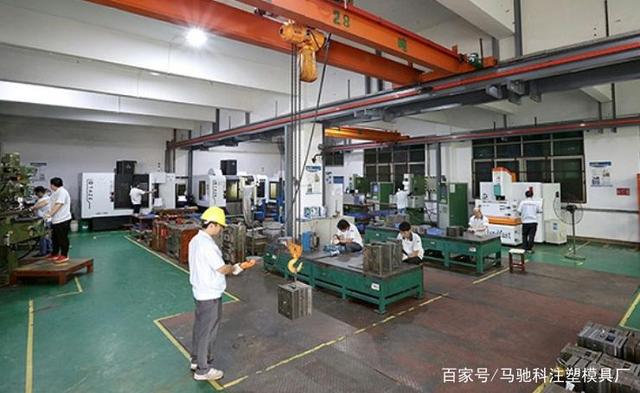 What a powerful injection molding machine, the mol